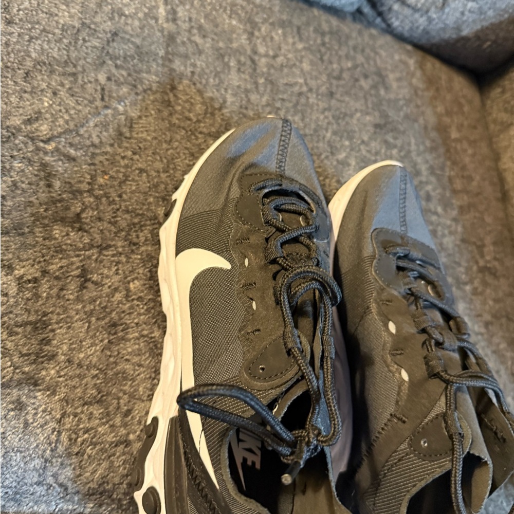 Nike React Men's Black and White Sneakers